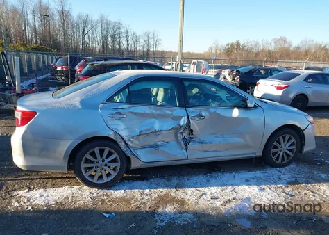 2014 Toyota Camry Xle z USA, uszkodzony, nr VIN 4T4BF1FK1ER412399
